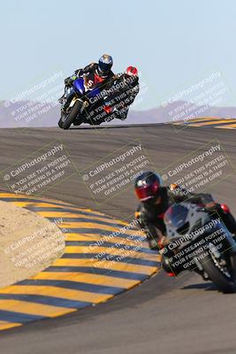 media/Dec-18-2022-SoCal Trackdays (Sun) [[8099a50955]]/Turns 9 and 10 Set 2 (1055am)/